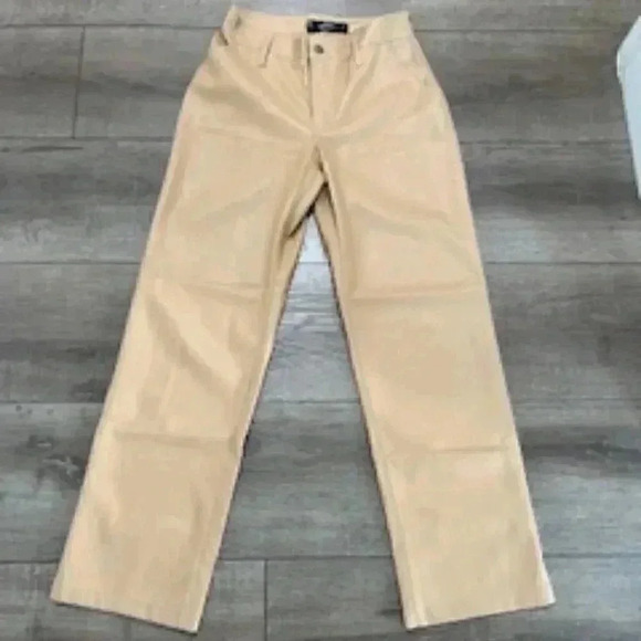 NEW Hollister Tan Vegan Leather Straight Leg Pants Junior Size 7 NWT - Picture 1 of 9